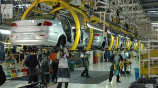 Fiat se suma a la ola de suspensiones de la industria automotriz