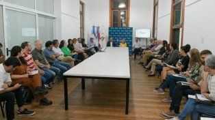 La Municipalidad de Paraná y la Red por los Derechos... se reunieron después de los cruces.