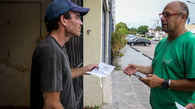 Se realizaron bloqueos preventivos por casos sospechosos de dengue en las calles Churruarín y Ayacucho y el club Paracao de Paraná