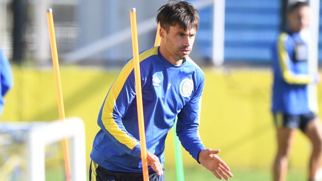 Claudio Yacob viene de jugar su primer partido como titular con la camiseta de Central.