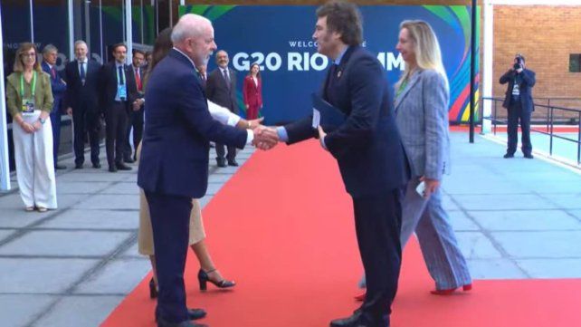 El frío y protocolar saludo entre Javier Milei y Lula da Silva en el G20 en Río de Janeiro