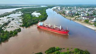 El río Uruguay se muestra crecido en Concepción del Uruguay.