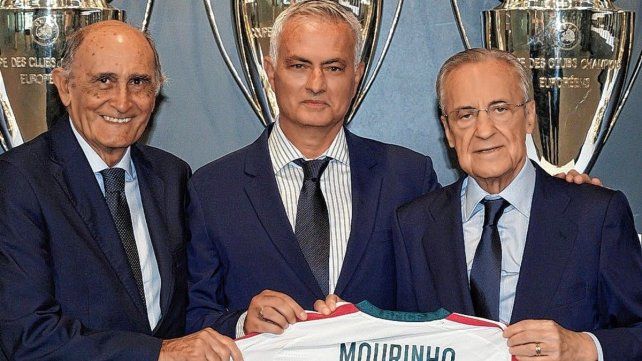 José Mourinho fue presentado como DT de Real Madrid.