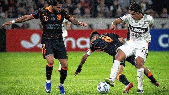 Platense perdió de local en su debut en la Copa Libertadores.
