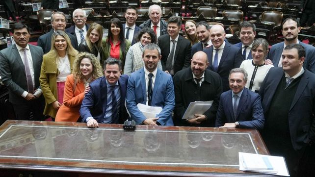 El bloque de La Libertad Avanza continúa con discusiones internas