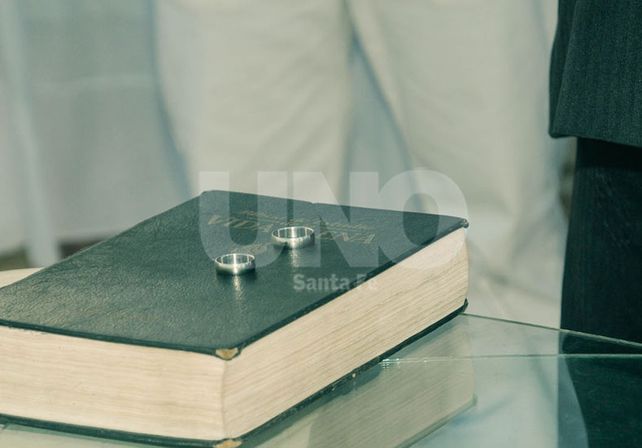 Despreocupados. La primera pareja contraerá matrimonio a las 10.30