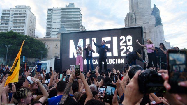 Javier Milei acusó al brasileño Lula Da Silva de mandar a sus asesores para ensuciar la campaña electoral de Argentina