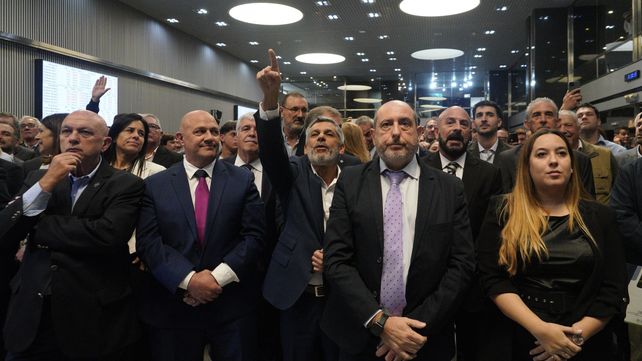 Recinto de la Bolsa de Comercio de Rosario en el primer remate de soja del año
