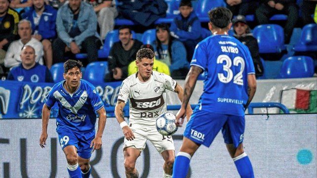 Vélez igualó 2-2 con Platense.