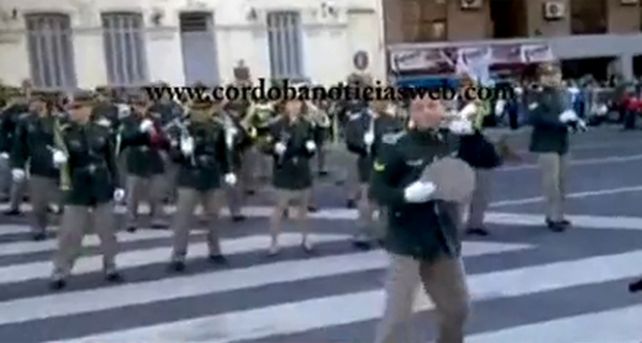 Imperdible video de una banda musical de la Gendarmer&iacute;a