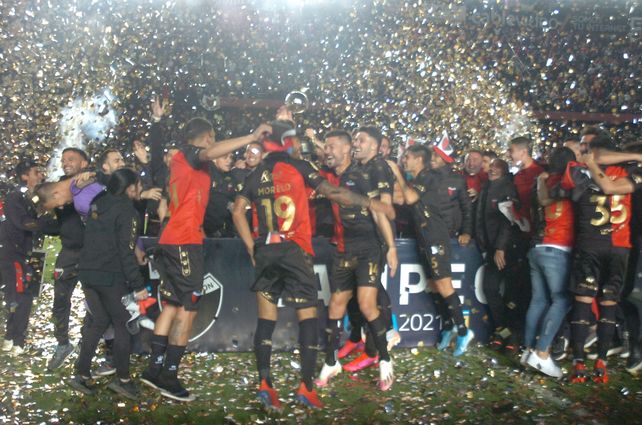 Colón jugará la final del Trofeo de Campeones el sábado 18 de diciembre a las 21. Por ahora será ante River y en Santiago del Estero.