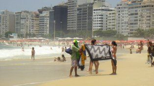 Río de Janeiro quiere regular los vendedores ambulantes y la música en las playas