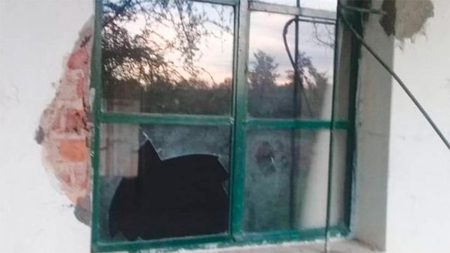 Robaron y causaron destrozos en escuela de Benito Legerén