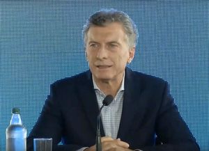 Macri comparó la entrega de netbooks con regalar asado