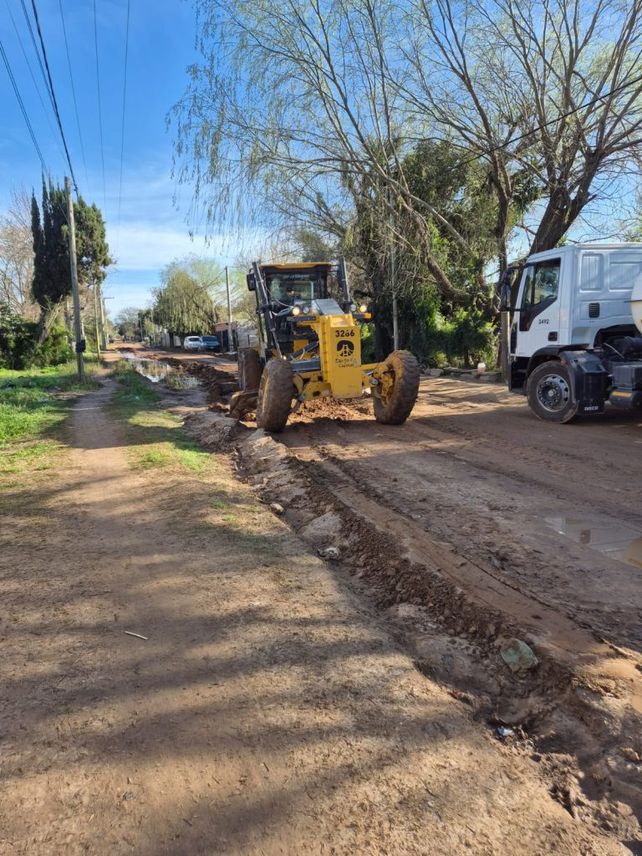 Reacondicionamiento vial en Alto Verde y Colastiné Sur: el municipio trabaja en los accesos tras las lluvias