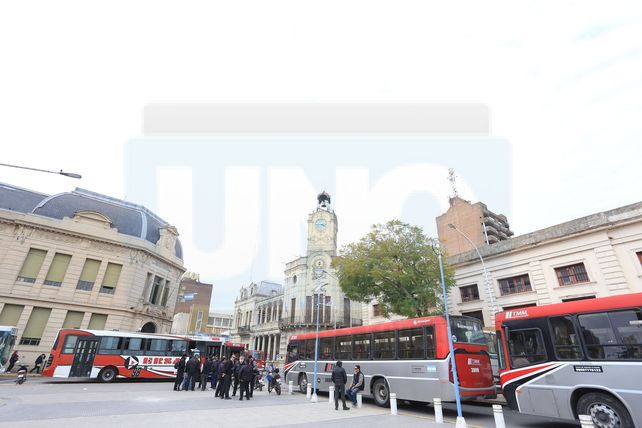 Se levantó el paro de colectivos en Paraná