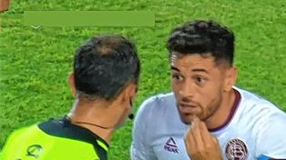 El árbitro Darío Herrera denunció a Lautaro Acosta por amenaza de muerte.