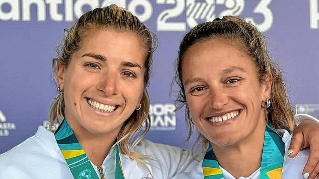 Magdalena Garro (a la derecha) junto a su compañera.