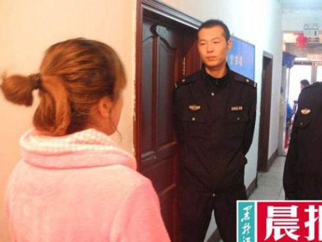 Una mujer fue a una cita a ciegas y su pareja resultó ser su suegro