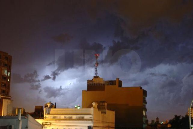 Luego de un día caluroso emiten un alerta meteorológico para Santa Fe