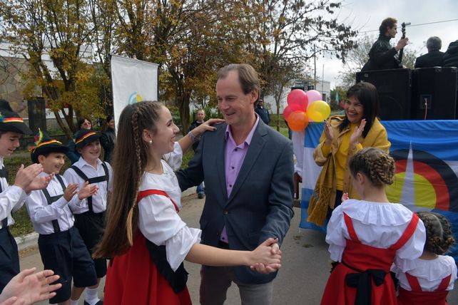 El gobernador Bordet participó de la celebración en la Aldea que en 2010 tenía 553 habitantes.&nbsp;