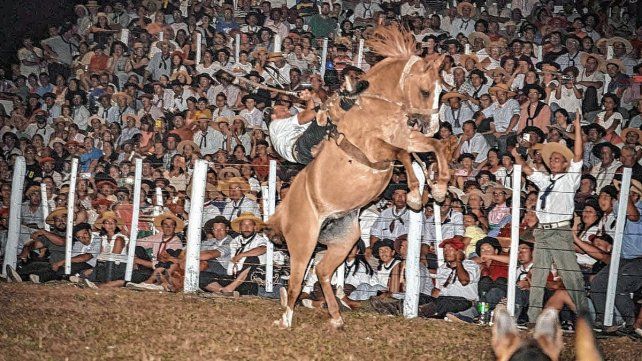 El jueves comienza la 51° edición del Festival de Jineteada y Folclore de Diamante. Habrá 20 tropillas y 350 montas. Los organizadores estiman que las cifras de asistentes superará la edición 2022