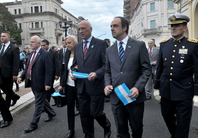 El intendente Corral participó de los actos por el aniversario de la Revolución de Mayo