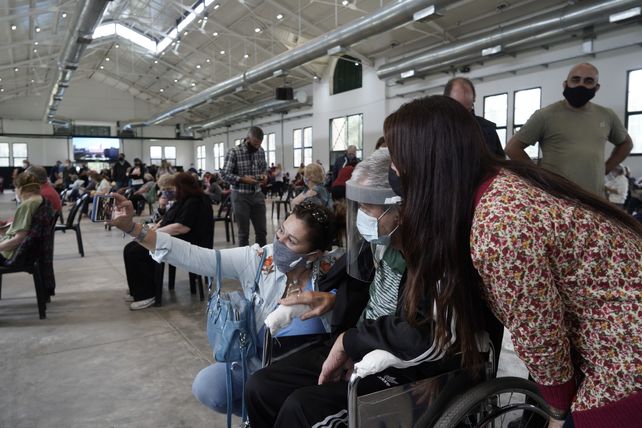 En el predio de la Rural ya se vacunaron 40 mil personas