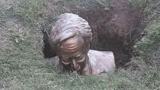 Vandalizaron y enterraron en un pozo un busto del expresidente Néstor Kirchner