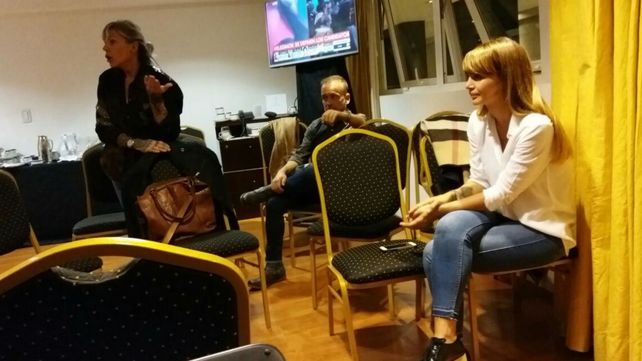 Granata (derecha) anoche en el hotel Ros Tower.