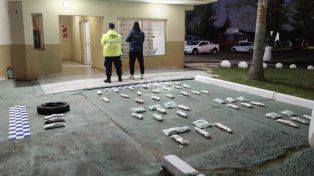 Aprehendieron a seis brasileños con 40 kilos de metanfetamina y 10.000 pastillas de éxtasis en dos autos en la ruta 14