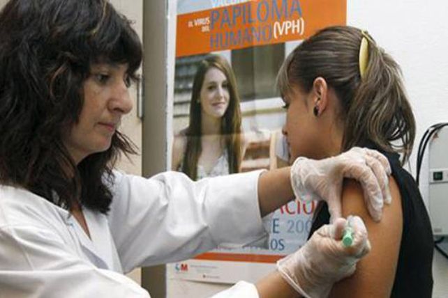 Arranca en Santa Fe la vacunación para prevenir el cáncer de útero