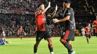 Alexis Sabella, por números y rendimientos, se ganó un lugar en el equipo titular de Colón.