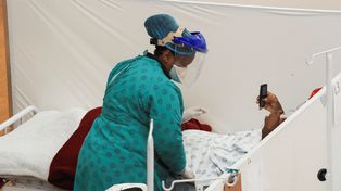 Coronavirus: Sudáfrica, donde se detectó la nueva cepa Ómicron, duplicó los casos en un día