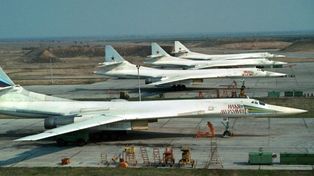 Bombarderos estratégicos Tu-160 en la base atacada, la Engels, a más de 600 km de la frontera con Ucrania.&nbsp;