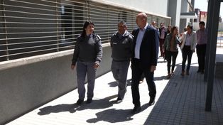 Santa Fe. El gobernador Omar Perotti recorrió las obras de la flamante Alcaidía Regional, que descomprimirá las comisarías.