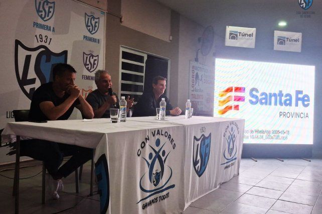 Leonardo Madelón, DT de Unión: compartió su experiencia en la primera jornada de Fútbol y un poco más Leonardo Madelón, DT de Unión: compartió su experiencia en la primera jornada de Fútbol y un poco más
