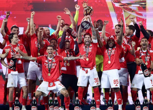 Di María, campeón con Benfica, es el 2º argentino con más títulos de la historia