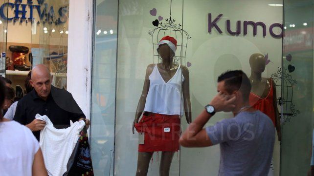 Comercio: empleados deben cobrar doble si trabajan Fiestas