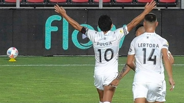 Desopilante elogio para el Pulga: Vestite, es pornográfico