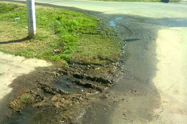 Barrio Alfonso: vecinos de la zona denuncian el ingreso de líquidos cloacales a sus casas