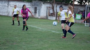 “Desde el municipio impulsamos este programa «Ellas Juegan» con el objetivo de fortalecer el deporte femenino, dijo el intendente Alberto Ricci.