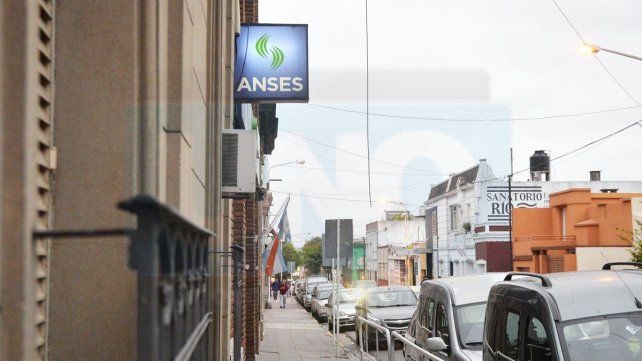 Asignaciones familiares de ANSES: por qué casi un millón de padres perdieron el beneficio