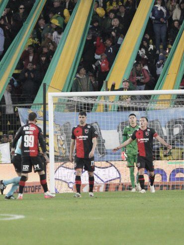 La peor versión de Newells para una nueva derrota afuera del Coloso