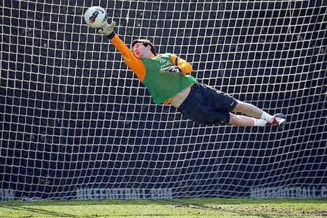 Messi la rompe en el arco
