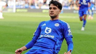 Facundo Buonanotte marcó un golazo en el triunfo de Leicester
