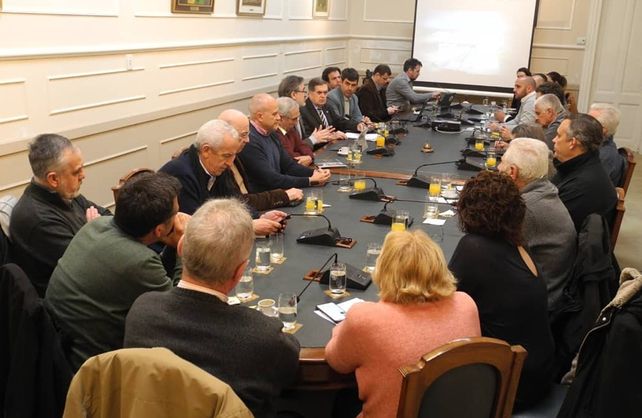 Reunión de integrantes de la Mesa de Entidades Productivas de Santa Fe