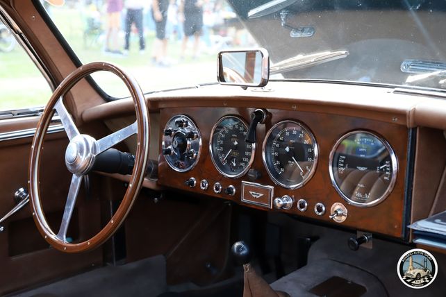 Los autos históricos de Santa Fe saldrán a la calle y se exhibirán en el Monumento Nacional a la Bandera