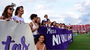 Una vez más, las mujeres pararon la pelota en la playa