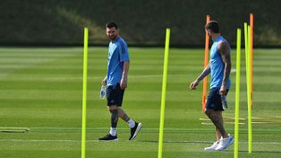 Con Messi y clima alegre, Argentina se entrenó pero Scaloni no dio pistas del equipo